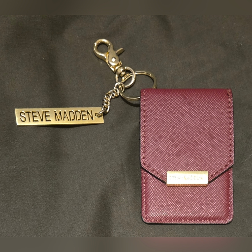 ONE DAY ONLY.SALE! Steve Madden Burgundy Keychain Credit Card Holder
